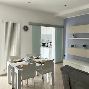 Refresh House Bríndisi